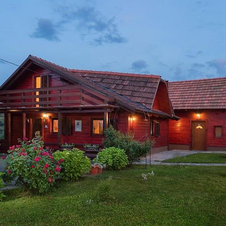 Vila Kuca Za Odmor Jezero Ogulin Exteriér fotografie