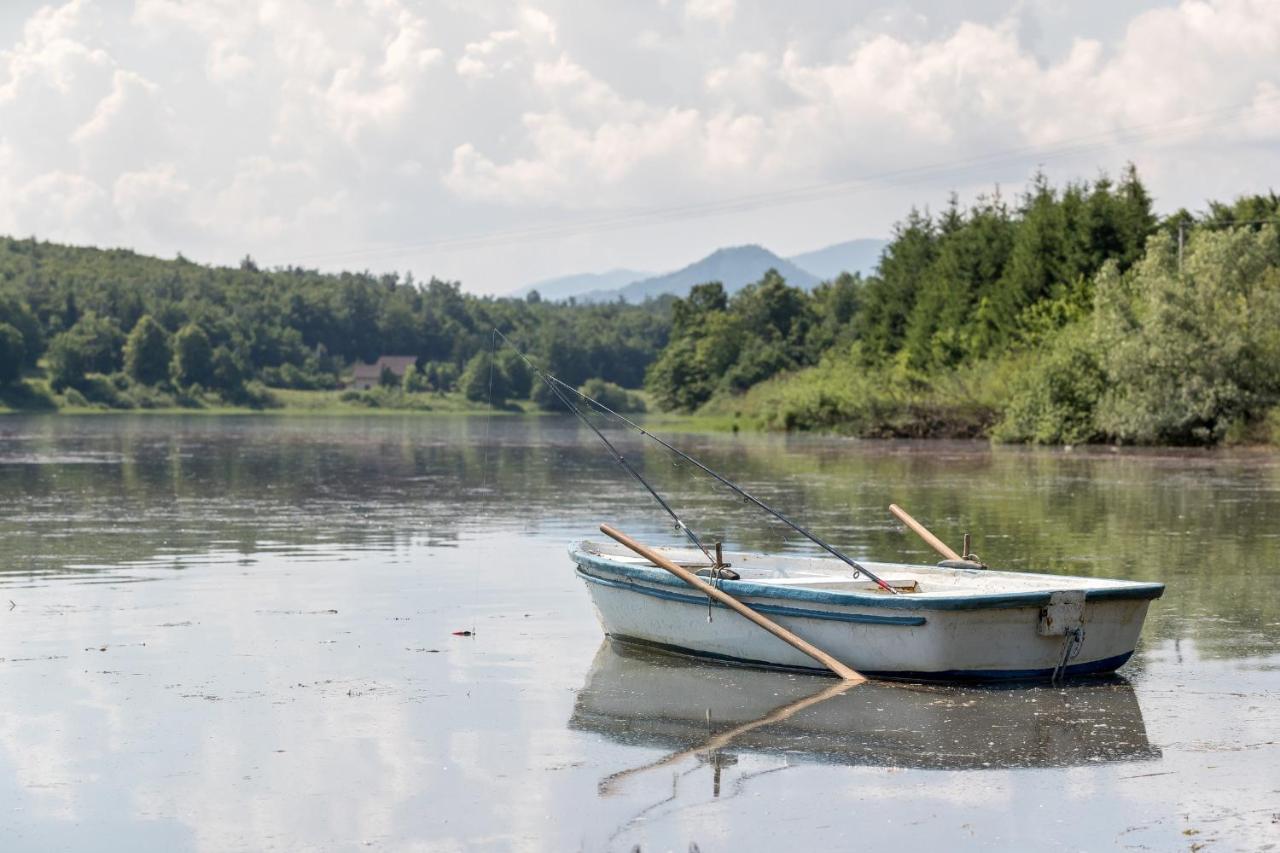 Vila Kuca Za Odmor Jezero Ogulin Exteriér fotografie