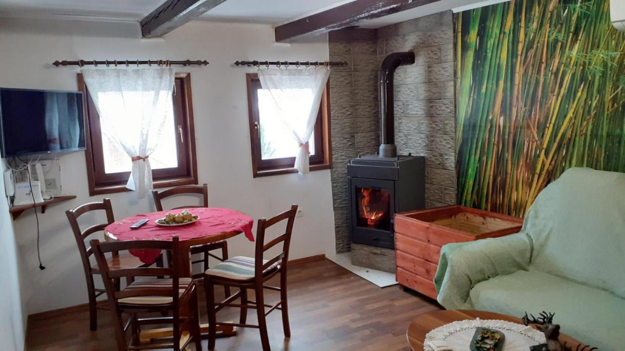 Vila Kuca Za Odmor Jezero Ogulin Exteriér fotografie