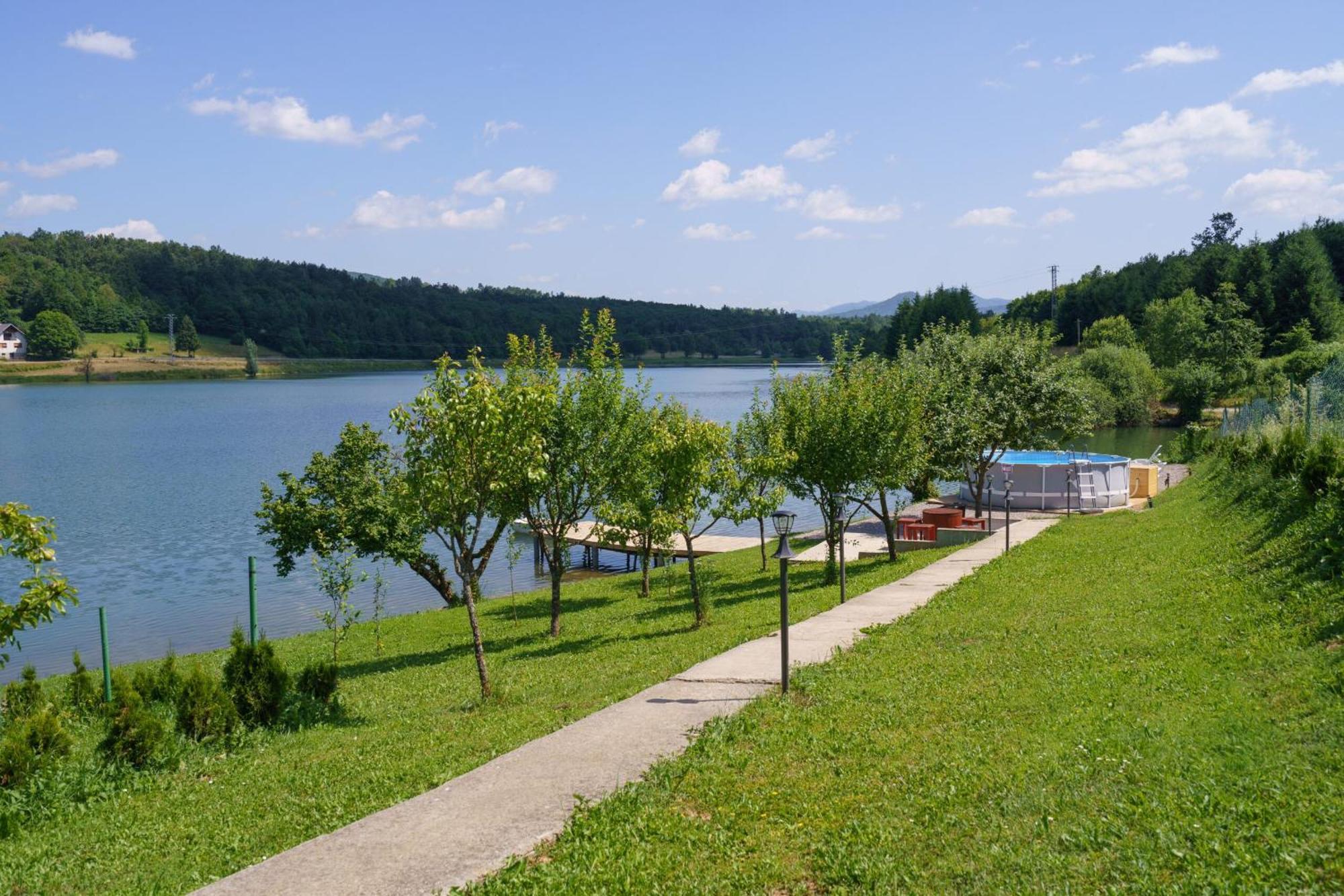 Vila Kuca Za Odmor Jezero Ogulin Exteriér fotografie